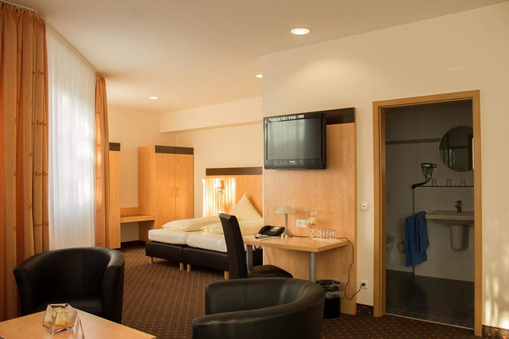 Hotel Am Freischuetz Huerth Ngoại thất bức ảnh