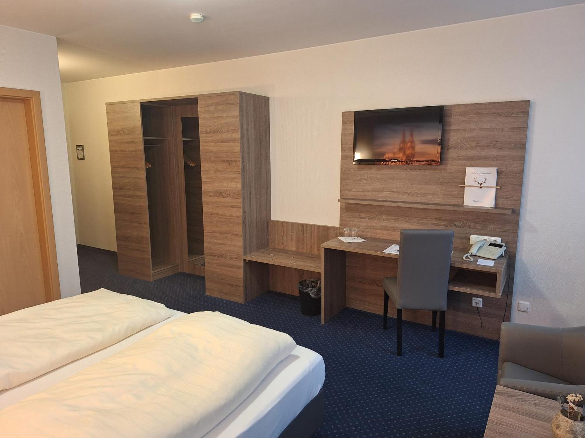 Hotel Am Freischuetz Huerth Ngoại thất bức ảnh