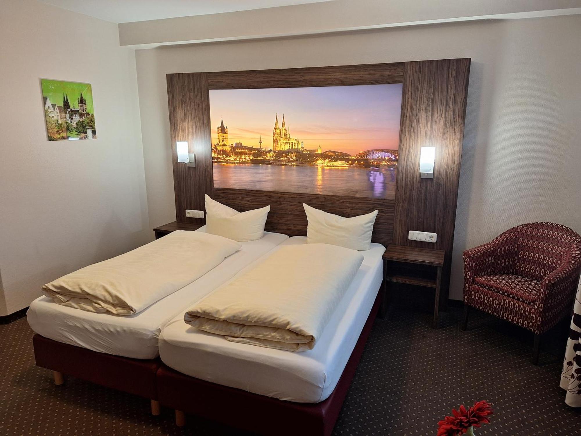 Hotel Am Freischuetz Huerth Ngoại thất bức ảnh