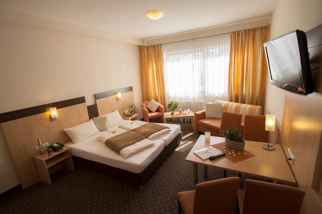 Hotel Am Freischuetz Huerth Ngoại thất bức ảnh
